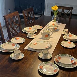 Classic Villeroy& Boch  porcelain table setting "Amapola" includes